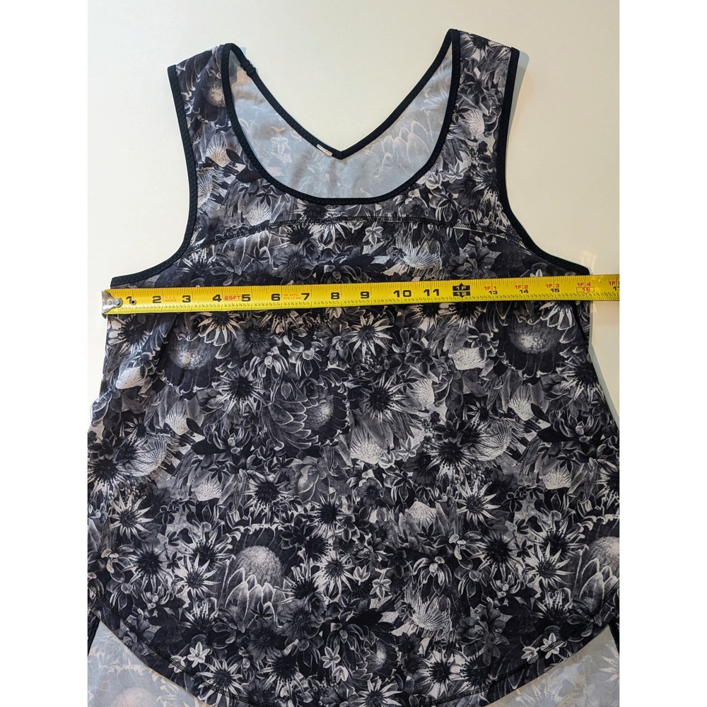Lululemon Spring Bloom Multi 2-Piece Set Sculpt Tank & Skirt Size 10 EUC - Picture 5 of 14